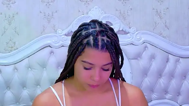 TiaraRosse online show from 02.04.26