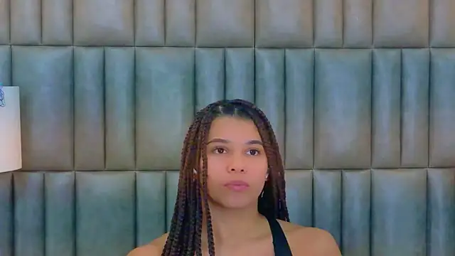 TiaraRosse online show from 02.10.26