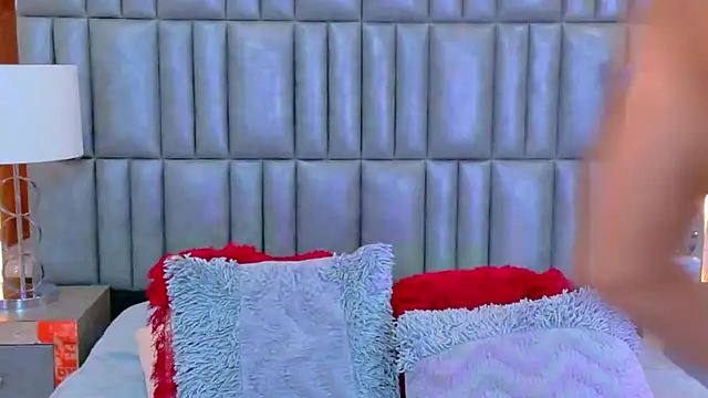 TiaraRosse online show from 03.14.26