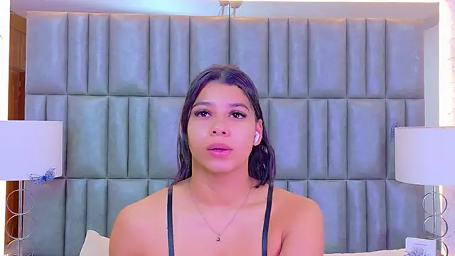 TiaraRosse online show from 04.16.26