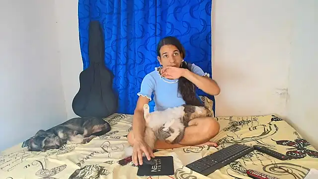 Oh Tique online show from 11.25.25