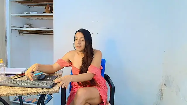 Snapshot of Oh_Tique chatting on 06.20.26 Oh Tique online show from 06.20.26