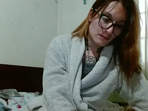 kittenlizz online show from 01.06.25