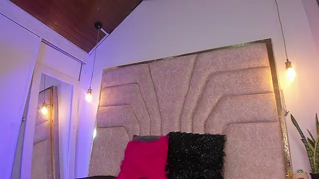 EmaJames25 online show from 03.12.26