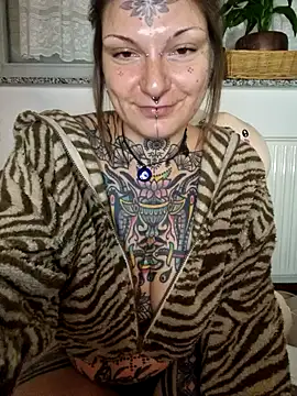 lizzardqueeen online show from 11.22.25