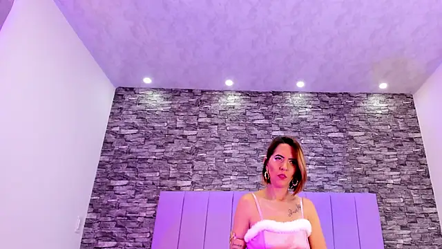 Aixa hill1 online show from 12.20.24