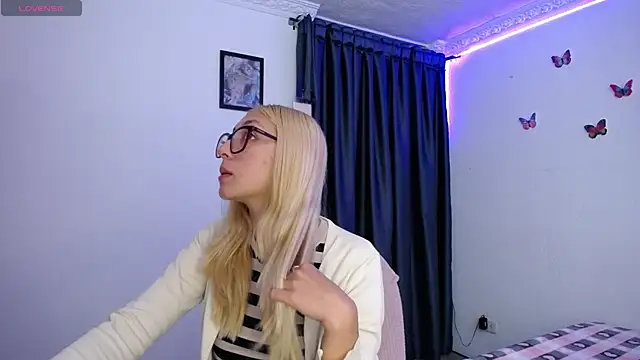 Soffy-brooks online show from 04.17.26