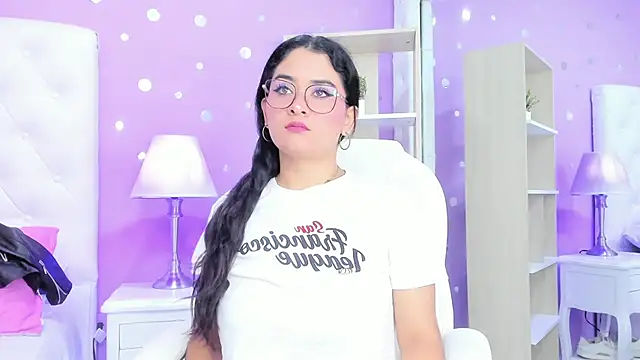 scarlette 15  online show from 11.26.25