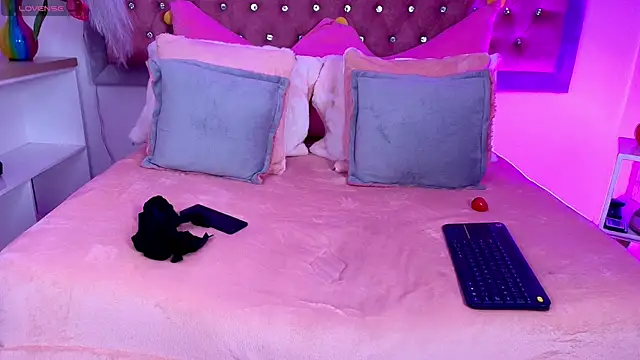 EmmaWilder online show from 10.24.25