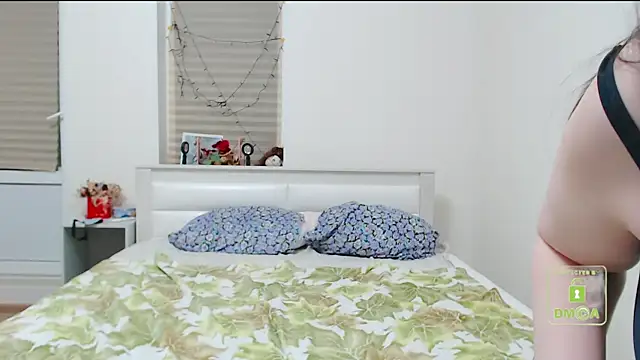 cute and hot online show from 01.25.25