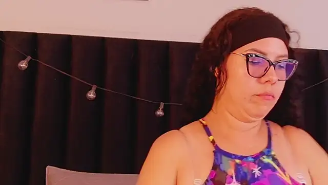 hotlatinateacher online show from 10.31.25