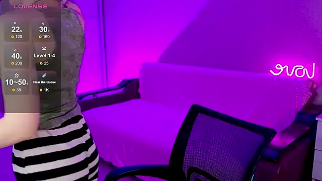 Snapshot of School_Love chatting on 01.19.25 School Love online show from 01.19.25