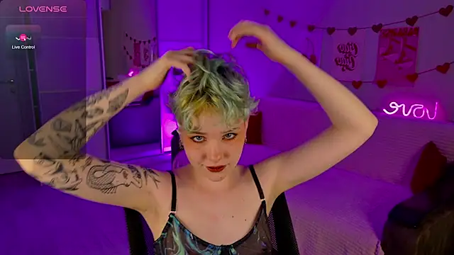 Snapshot of School_Love chatting on 03.21.25 School Love online show from 03.21.25