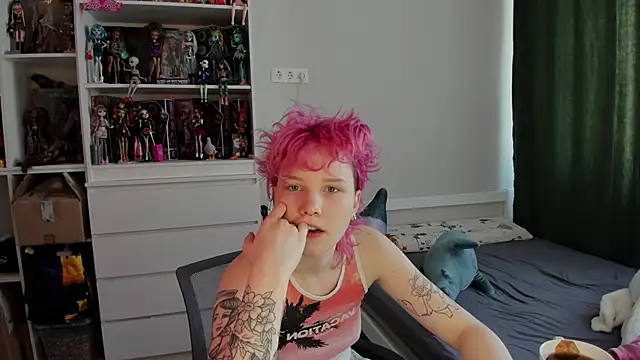 School Love online show from 03.05.26