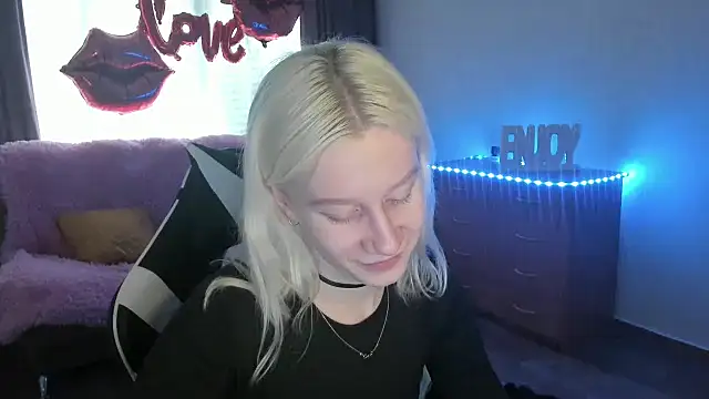 Snapshot of EnigmaSee chatting on 05.16.26 EnigmaSee online show from 05.16.26