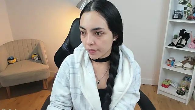  BellaEvans  online show from 02.05.25