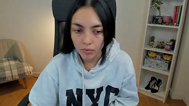 Snapshot of _BellaEvans_ chatting on 06.12.26 BellaEvans online show from 06.12.26