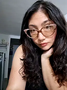 Snapshot of Mia_Ruiz chatting on 02.01.25 Mia Ruiz online show from 02.01.25