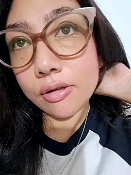 Snapshot of Mia_Ruiz chatting on 02.15.25 Mia Ruiz online show from 02.15.25