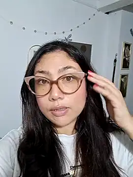 Snapshot of Mia_Ruiz chatting on 02.21.25 Mia Ruiz online show from 02.21.25