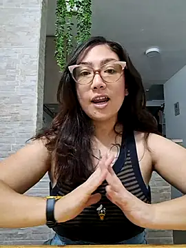 Snapshot of Mia_Ruiz chatting on 03.11.25 Mia Ruiz online show from 03.11.25