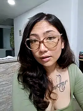 Snapshot of Mia_Ruiz chatting on 03.20.25 Mia Ruiz online show from 03.20.25