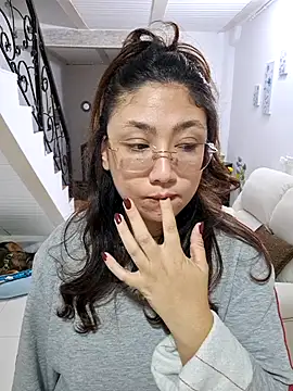 Snapshot of Mia_Ruiz chatting on 09.13.25 Mia Ruiz online show from 09.13.25