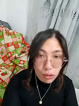 Snapshot of Mia_Ruiz chatting on 10.25.25 Mia Ruiz online show from 10.25.25