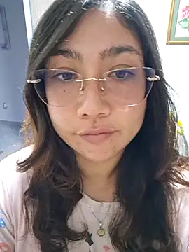 Snapshot of Mia_Ruiz chatting on 11.21.25 Mia Ruiz online show from 11.21.25