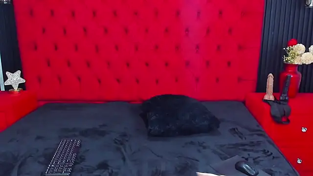 KateTompson  online show from 02.27.26