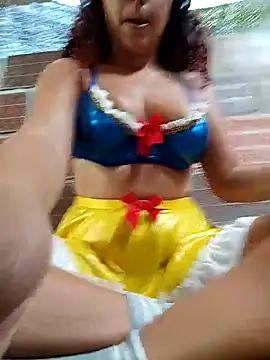 Snapshot of Mommy-Hot chatting on 09.30.25 Mommy-Hot online show from 09.30.25