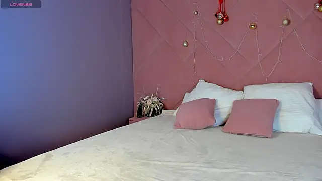 Anna Robinson online show from 12.30.24