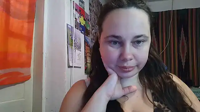 Cora Maro online show from 10.15.25