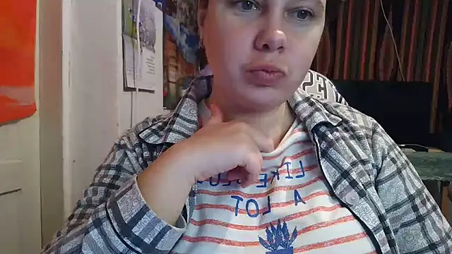 Cora Maro online show from 10.25.25