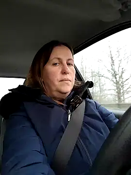 Snapshot of Angelacoquine chatting on 12.28.24 Angelacoquine online show from 12.28.24