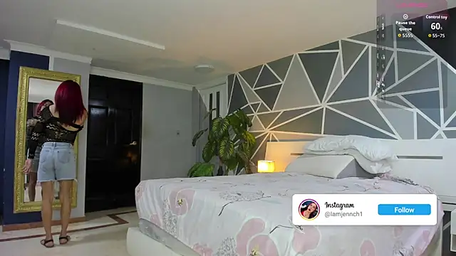 charolbruce 1 online show from 10.17.25