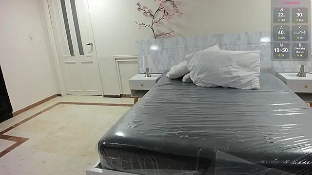 charolbruce 1 online show from 04.08.26