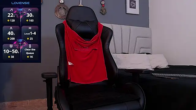 Snapshot of AndyBlass chatting on 10.15.25 AndyBlass online show from 10.15.25