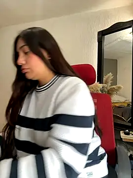 Snapshot of emmily_d chatting on 10.02.25 emmily d online show from 10.02.25