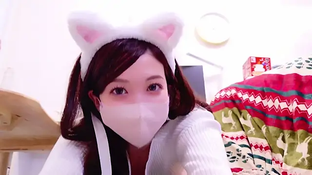 Snapshot of oxo_yuna_oxo chatting on 12.29.24 oxo yuna oxo online show from 12.29.24