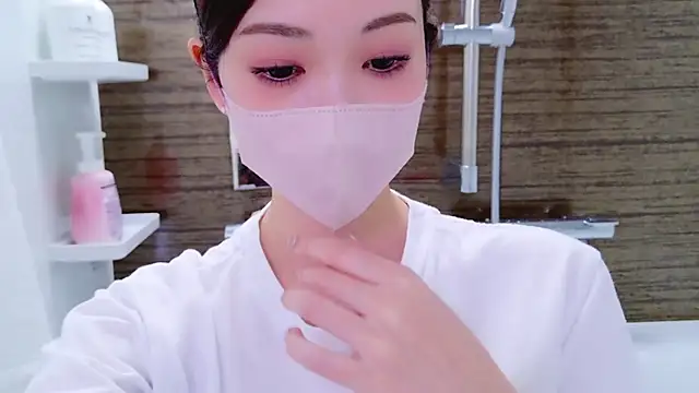 Snapshot of oxo_yuna_oxo chatting on 12.31.24 oxo yuna oxo online show from 12.31.24