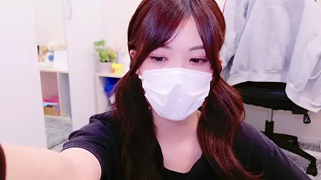 Snapshot of oxo_yuna_oxo chatting on 01.27.25 oxo yuna oxo online show from 01.27.25