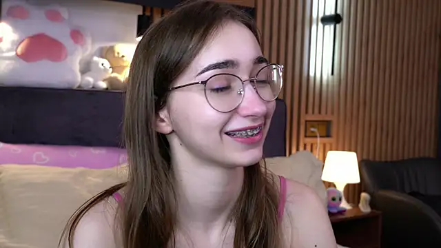 PollyBeev online show from 11.16.25