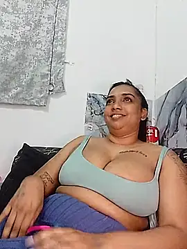 GORGEOUSLIPS online show from 12.03.25