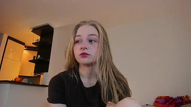 MiaMews online show from 10.07.25