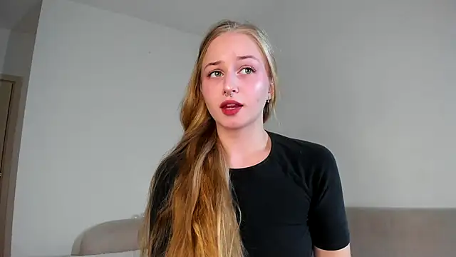 MiaMews online show from 11.05.25