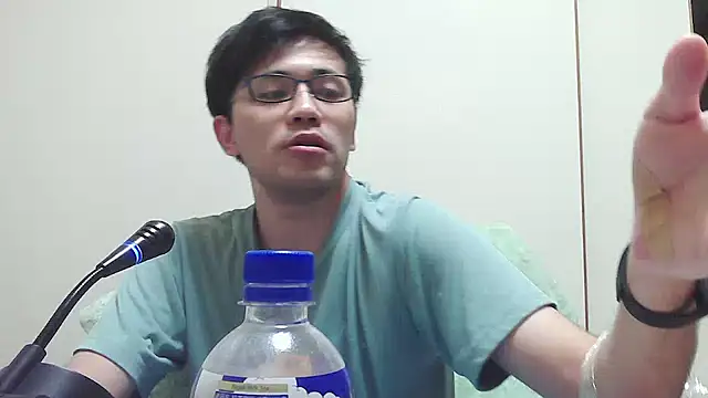 Snapshot of ryusei18570 chatting on 09.13.25 ryusei18570 online show from 09.13.25