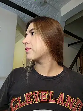 Jimena White  online show from 10.04.25
