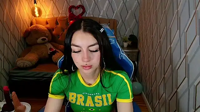 Snapshot of Angelchristix chatting on 02.04.26 Angelchristix online show from 02.04.26