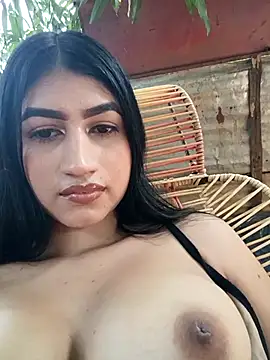 Julix A online show from 09.11.25